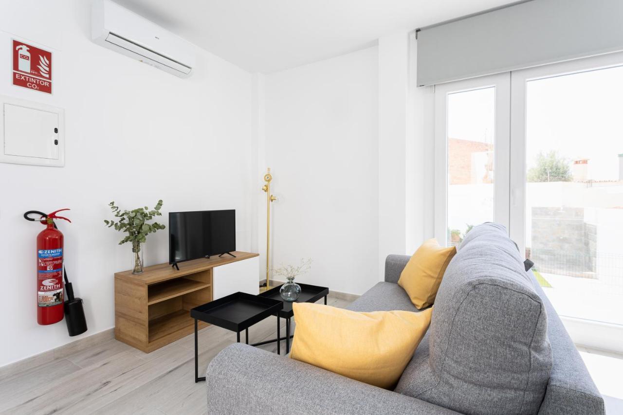 Apartamentos La Pelusa Málaga Exteriör bild