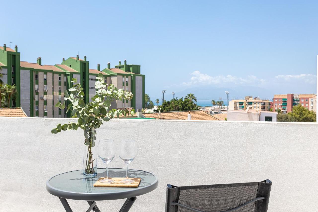 Apartamentos La Pelusa Málaga Exteriör bild