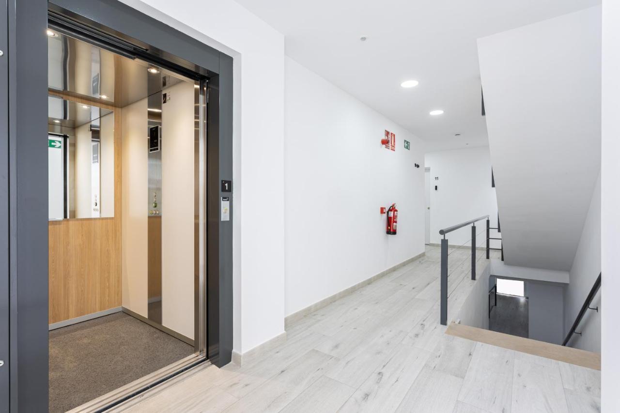 Apartamentos La Pelusa Málaga Exteriör bild