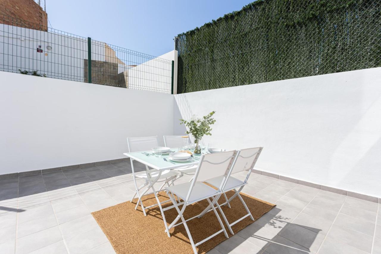 Apartamentos La Pelusa Málaga Exteriör bild