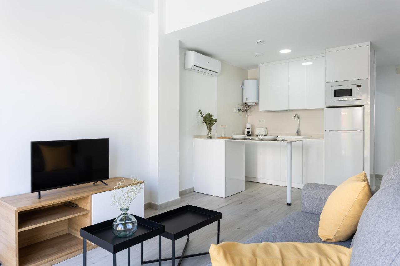 Apartamentos La Pelusa Málaga Exteriör bild