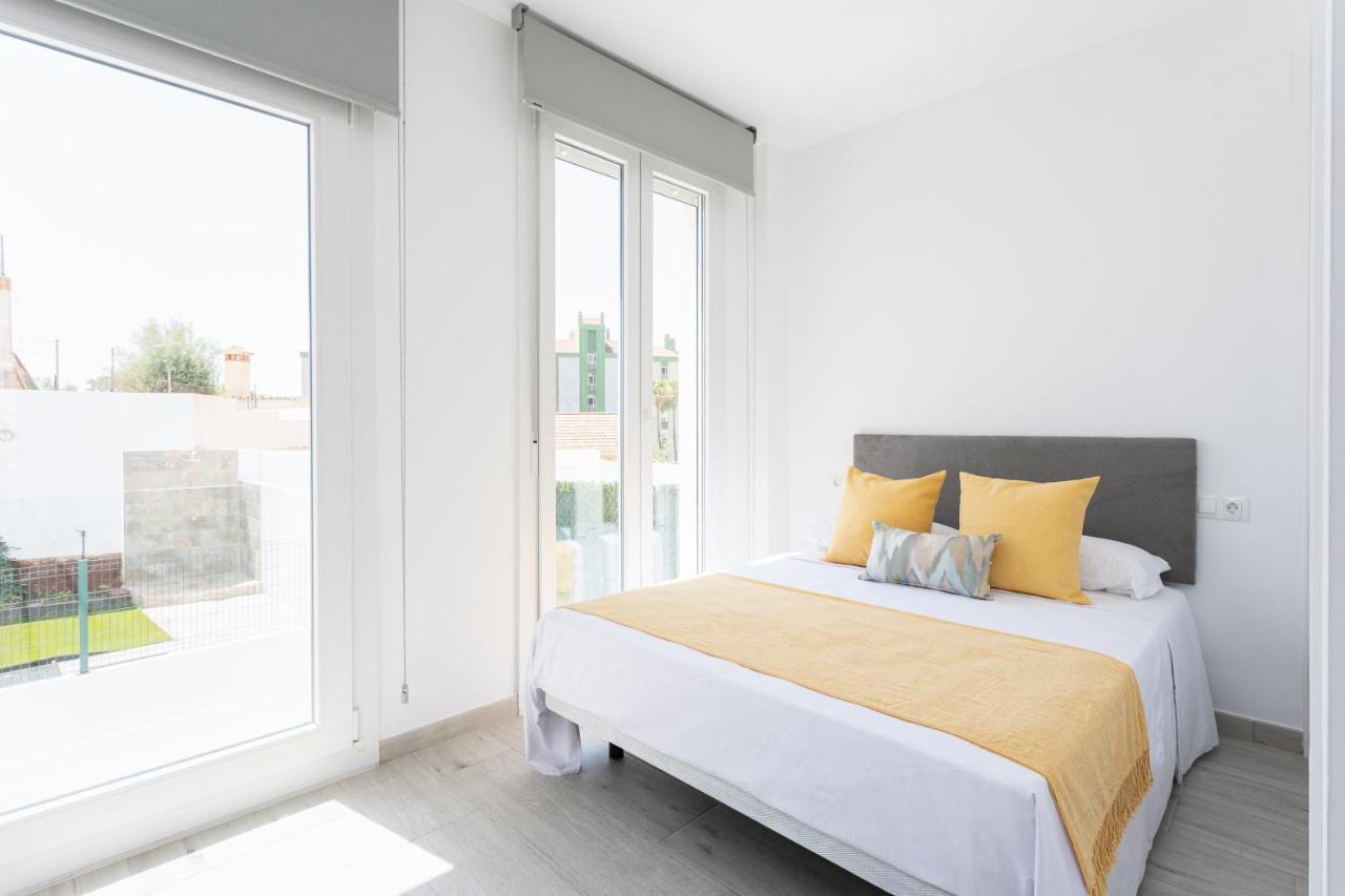 Apartamentos La Pelusa Málaga Exteriör bild