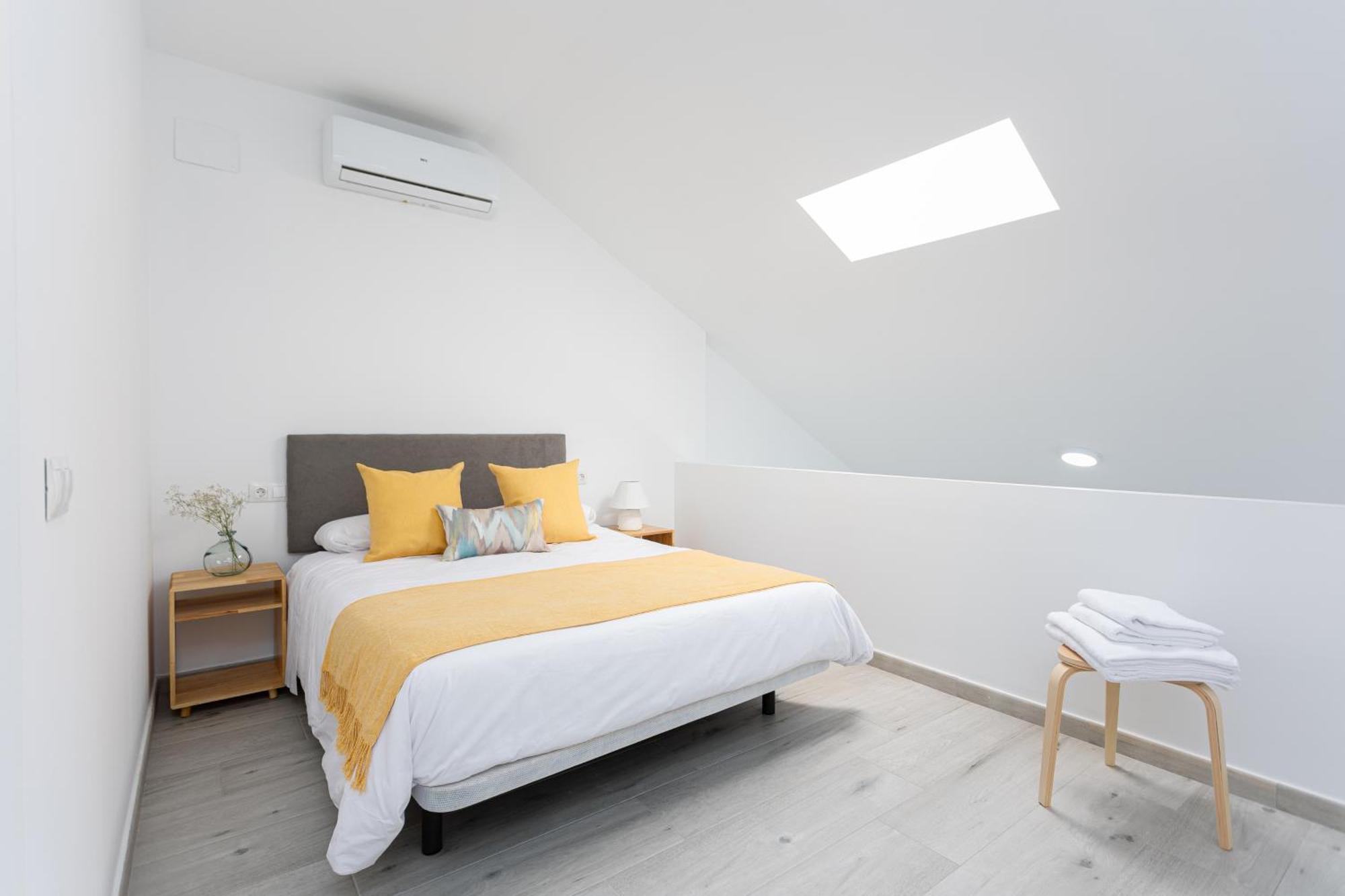 Apartamentos La Pelusa Málaga Exteriör bild