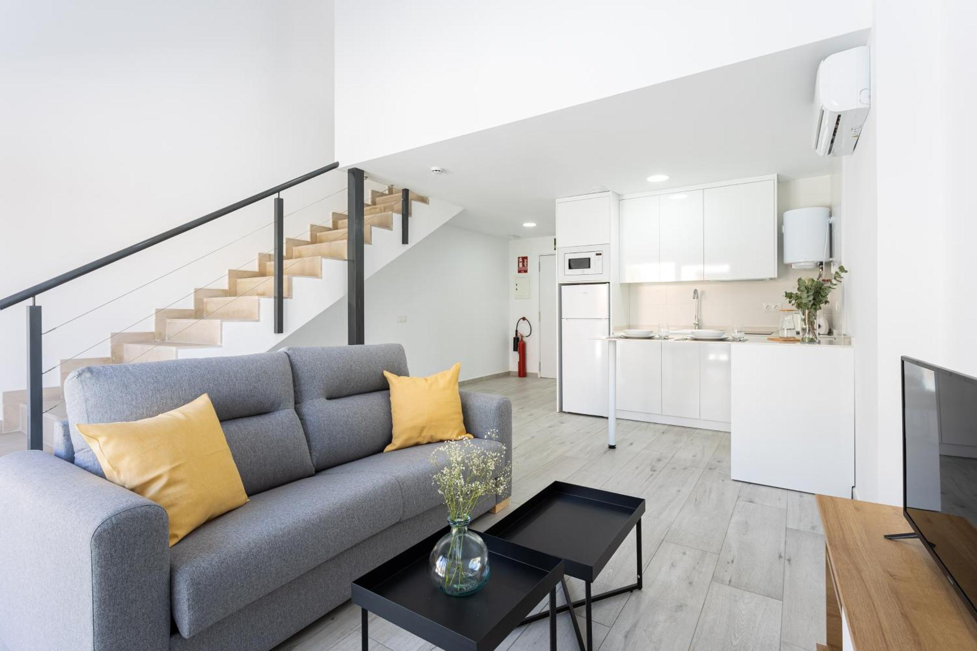 Apartamentos La Pelusa Málaga Exteriör bild